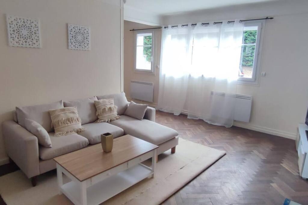 Appartement Tres Bien Place Châteauroux Exteriör bild